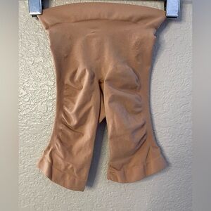 SKIMS NWOT Sculpting Shorts